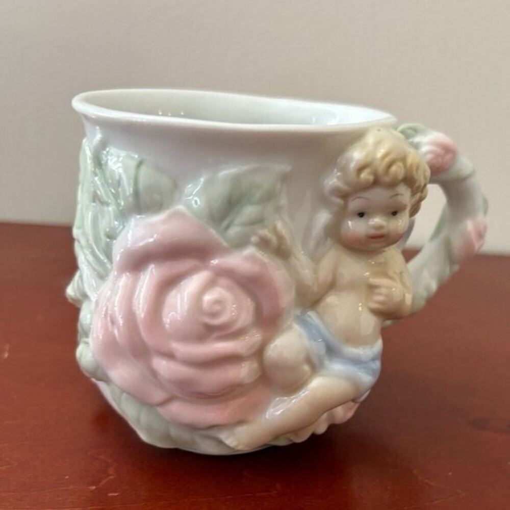 Avon Angel Rose TeaCup Cherub Embossed Porcelain Mug FlowersBaby Cherub Blonde